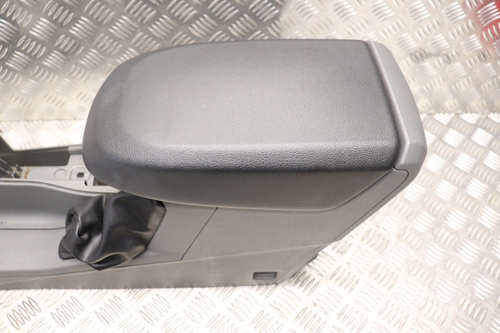 FORD FOCUS MK2 CENTRE CONSOLE WITH ARM REST 2008-2011 GK58S – Gala Motors