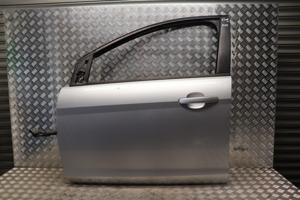 FORD FOCUS MK2 NSF DOOR IN MOONDUST SILVER (SEE PHOTOS) 2008-11 EK09H ...