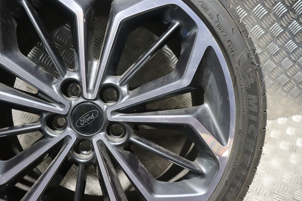 FORD FOCUS MK4 ST-LINE VIGNALE R18 ALLOY WHEEL WITH 7.0MM TYRE 2022 ...