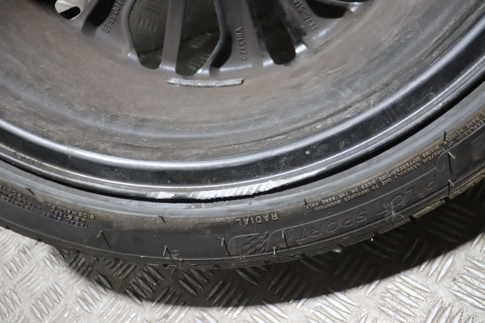 FORD FOCUS MK4 ST-LINE VIGNALE R18 ALLOY WHEEL WITH BAD TYRE 2022-23 ...